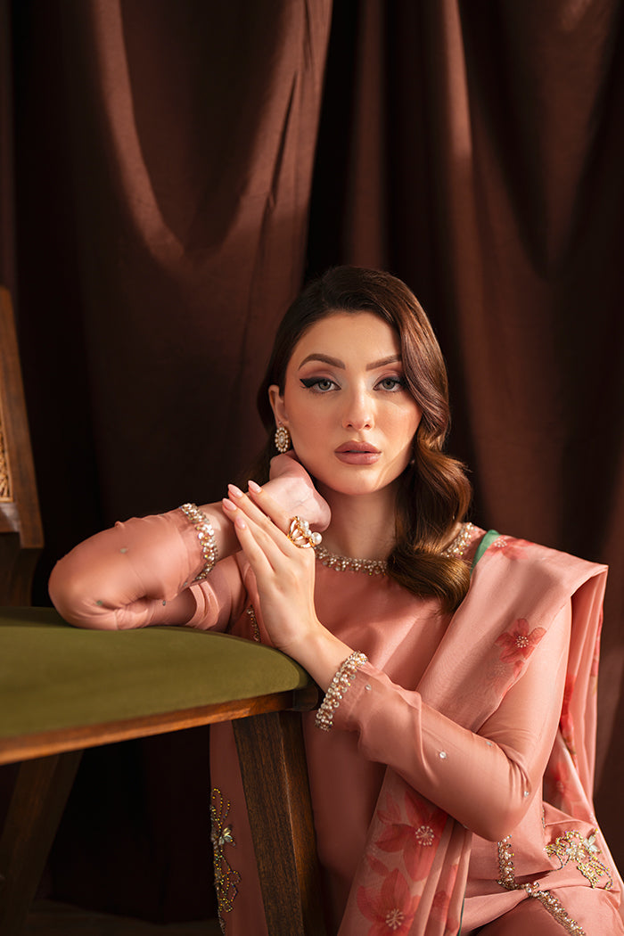 PEACHY ELEGANCE