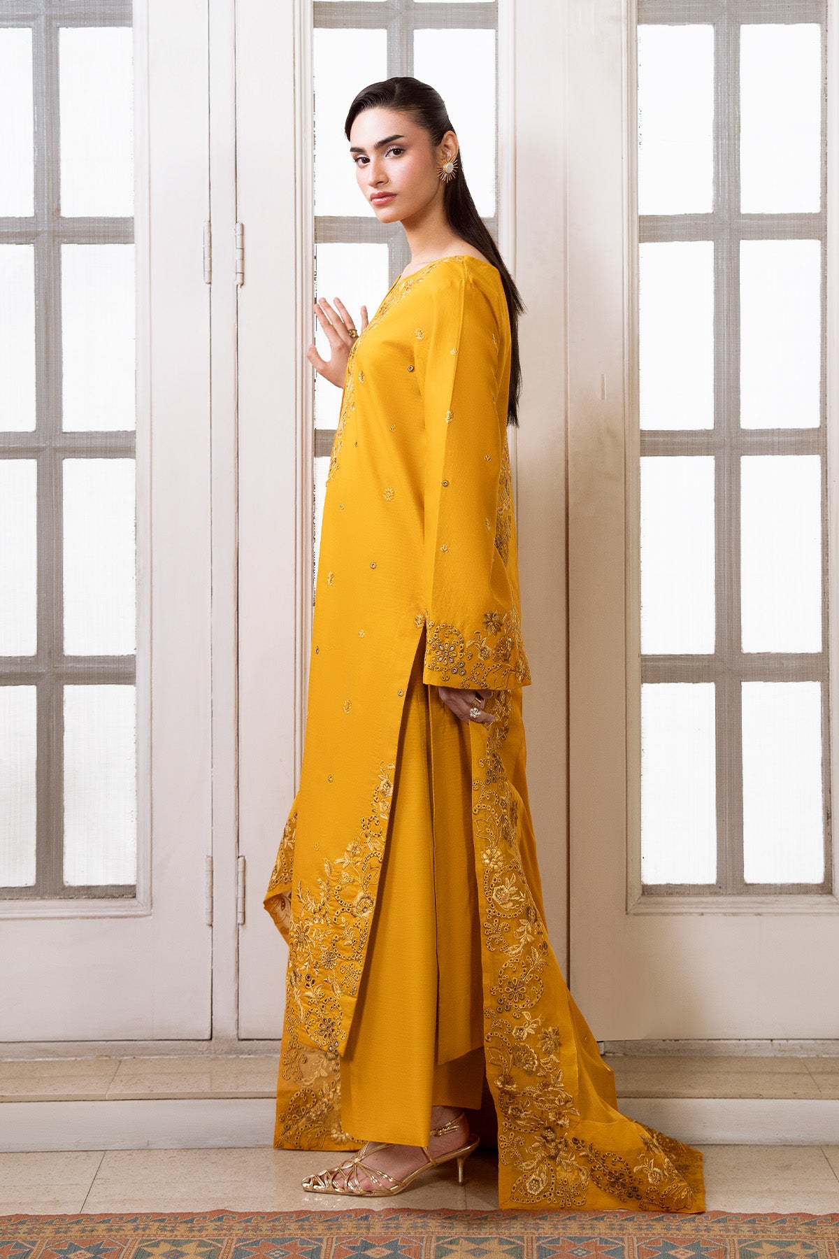 Mustard Luxe
