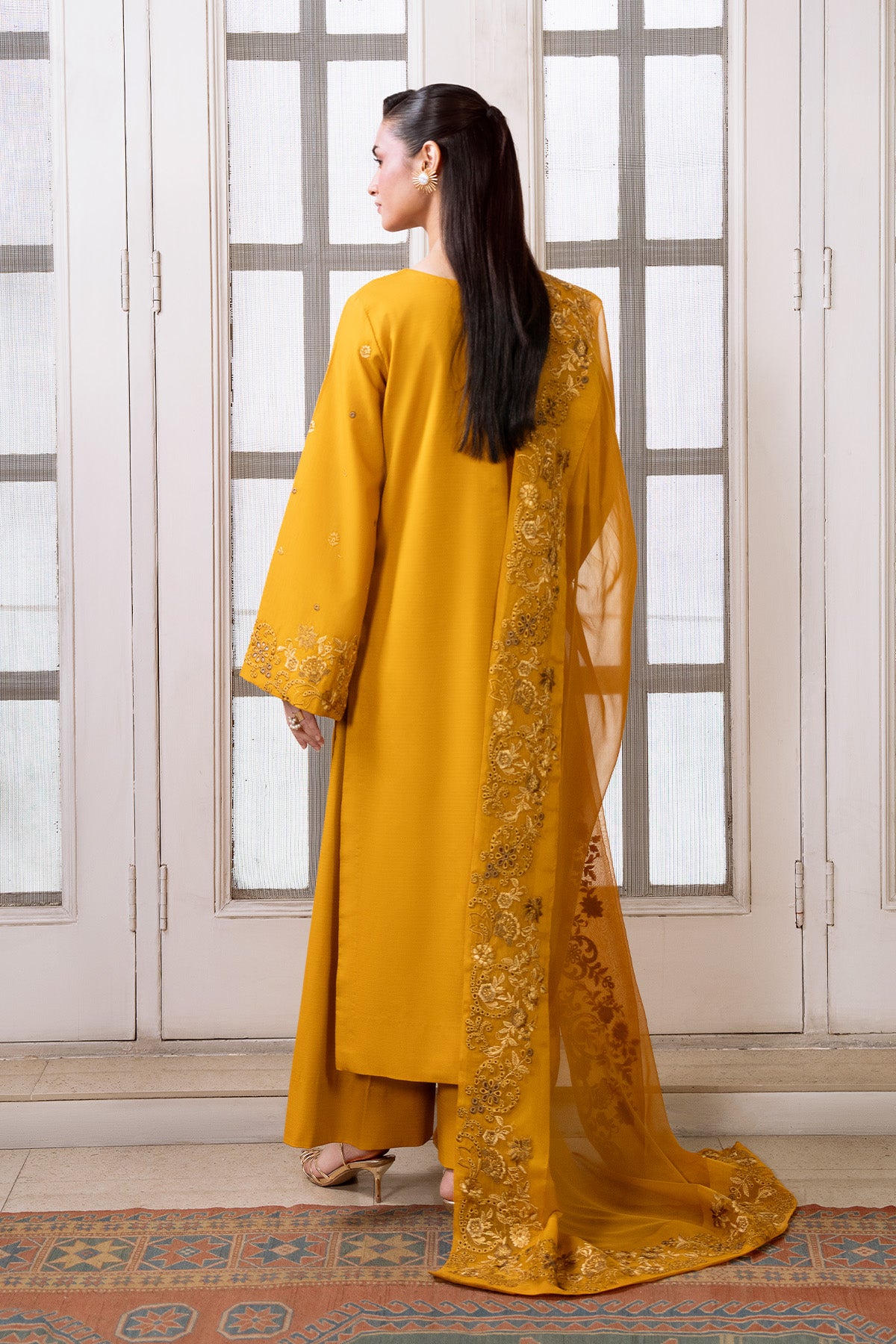 Mustard Luxe