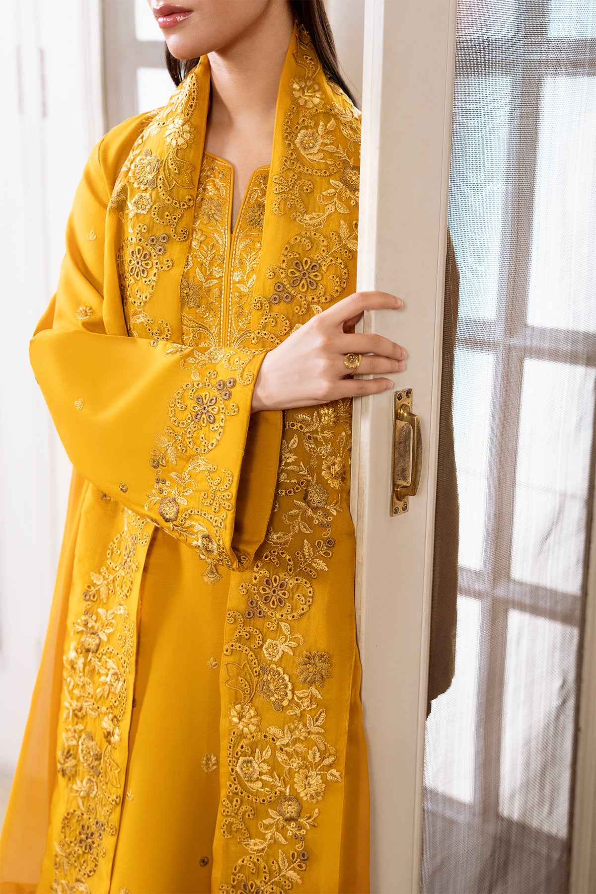Mustard Luxe