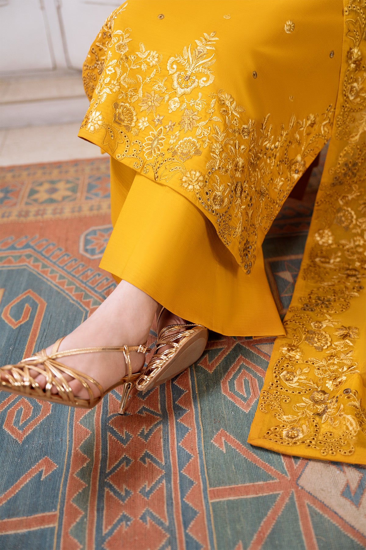Mustard Luxe