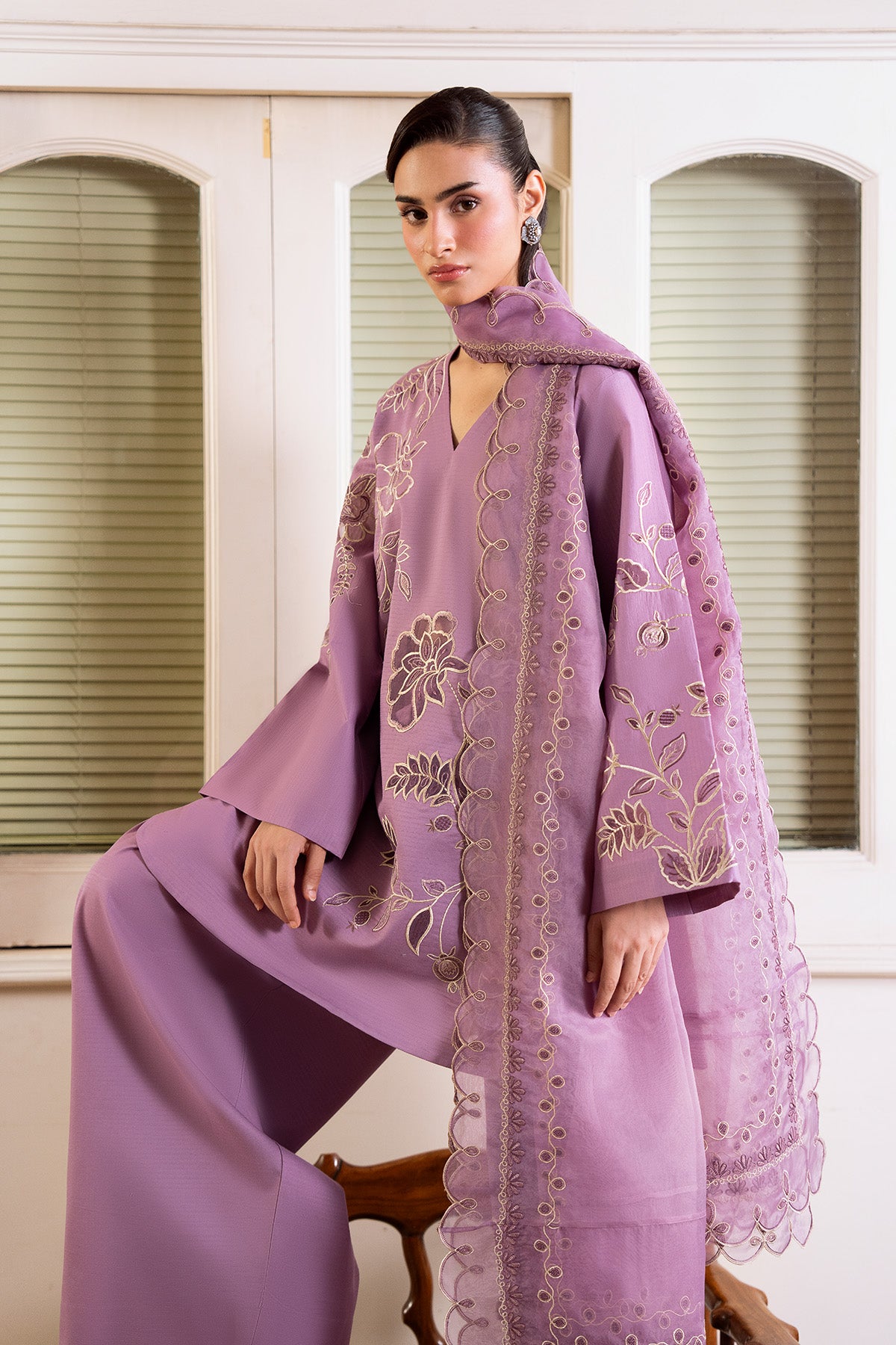 Mauve Elegance